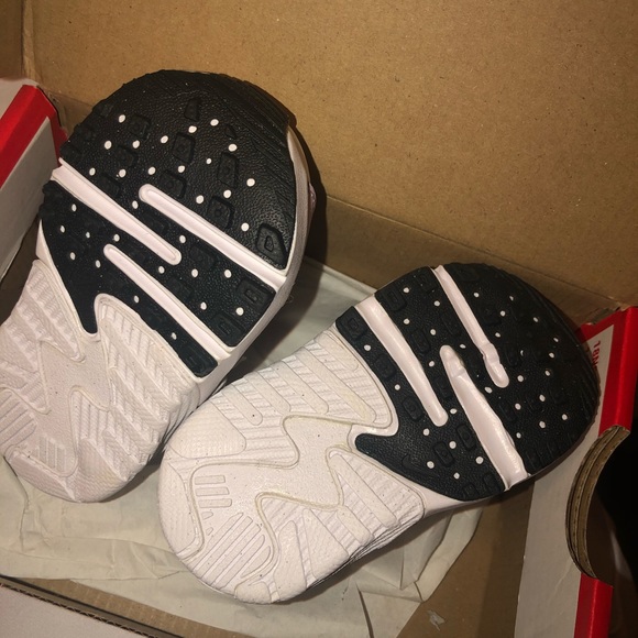 Baby Girl Nike Shoes - Picture 2 of 4